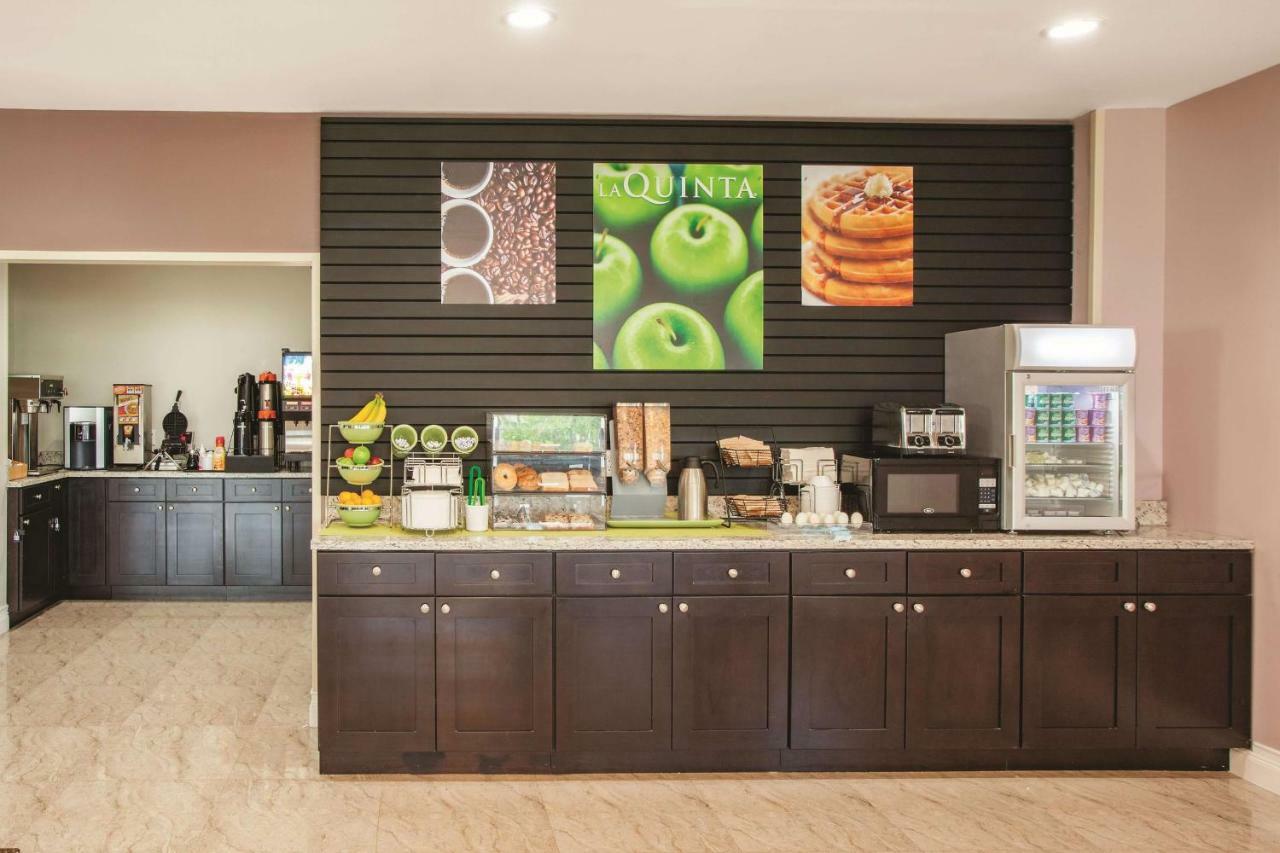 La Quinta Inn & Suites Far Rockaway - Beach Hotel New York Extérieur photo