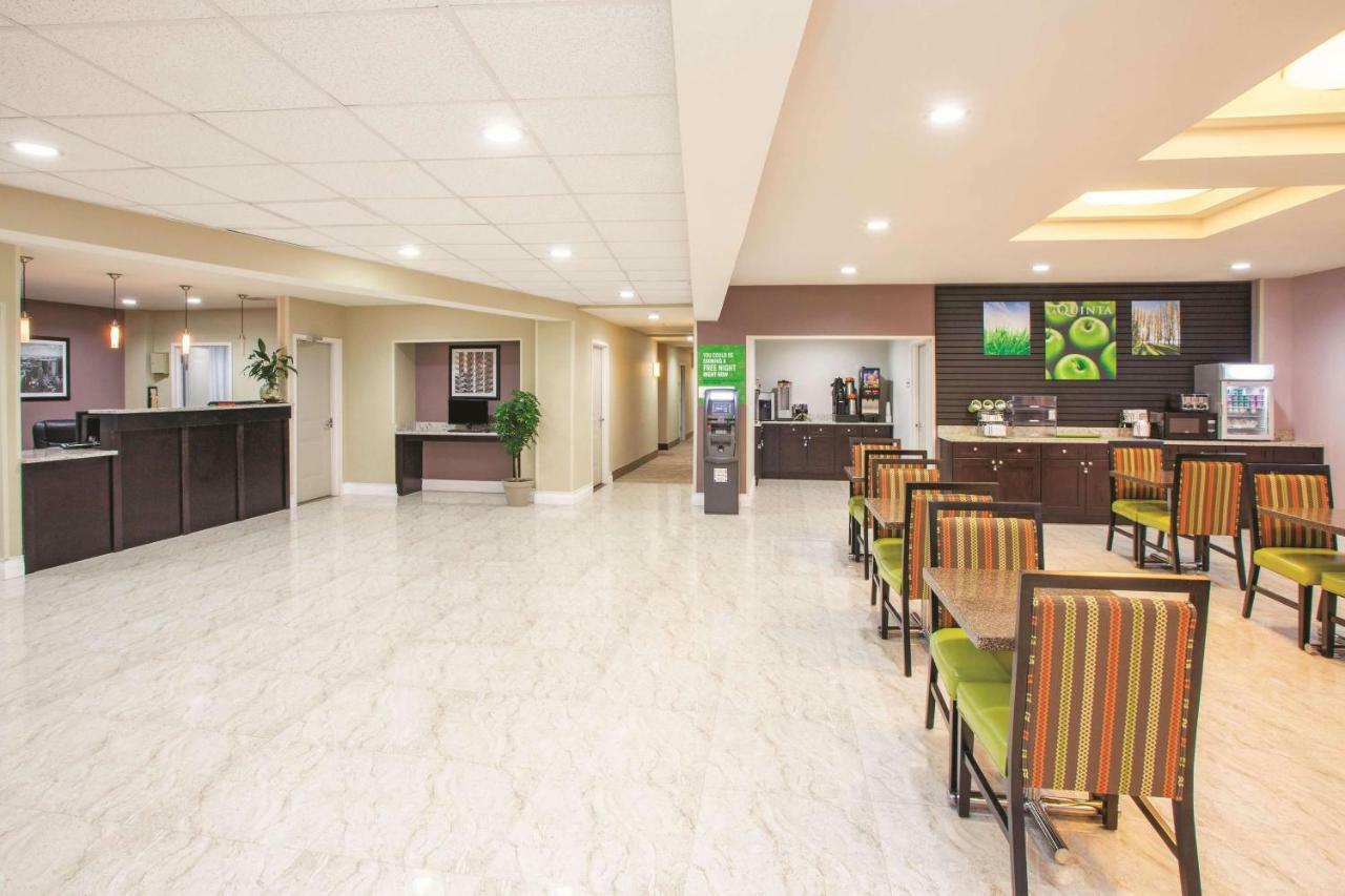 La Quinta Inn & Suites Far Rockaway - Beach Hotel New York Extérieur photo