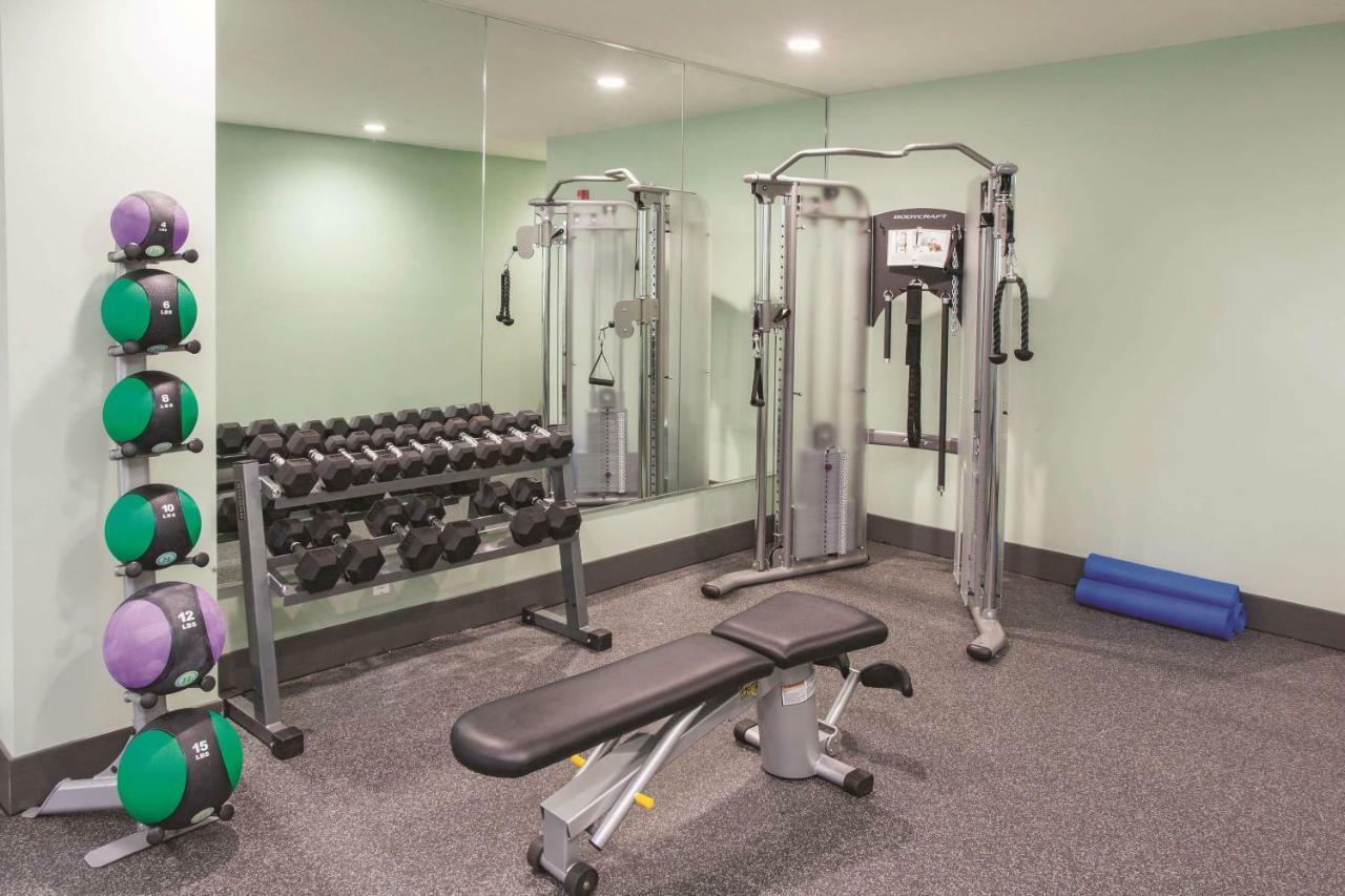 La Quinta Inn & Suites Far Rockaway - Beach Hotel New York Extérieur photo