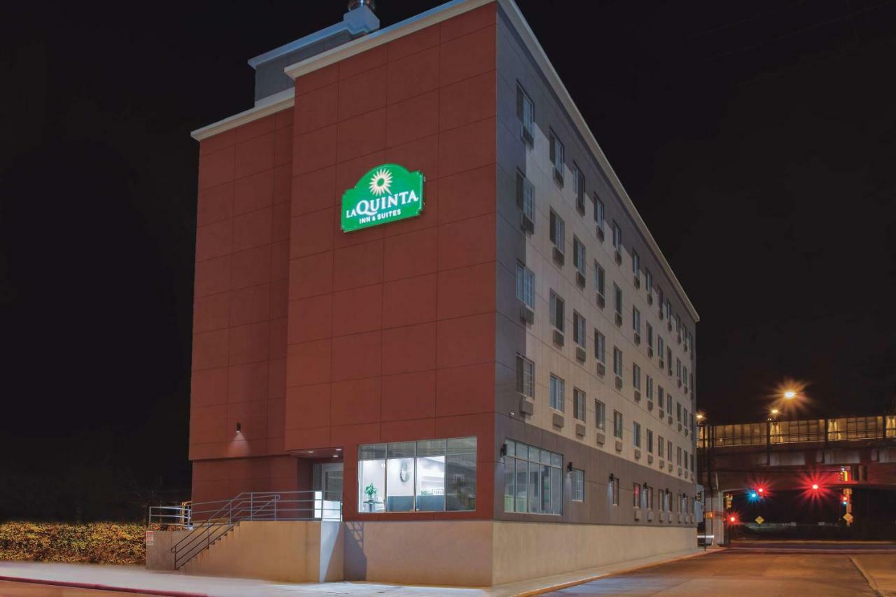 La Quinta Inn & Suites Far Rockaway - Beach Hotel New York Extérieur photo