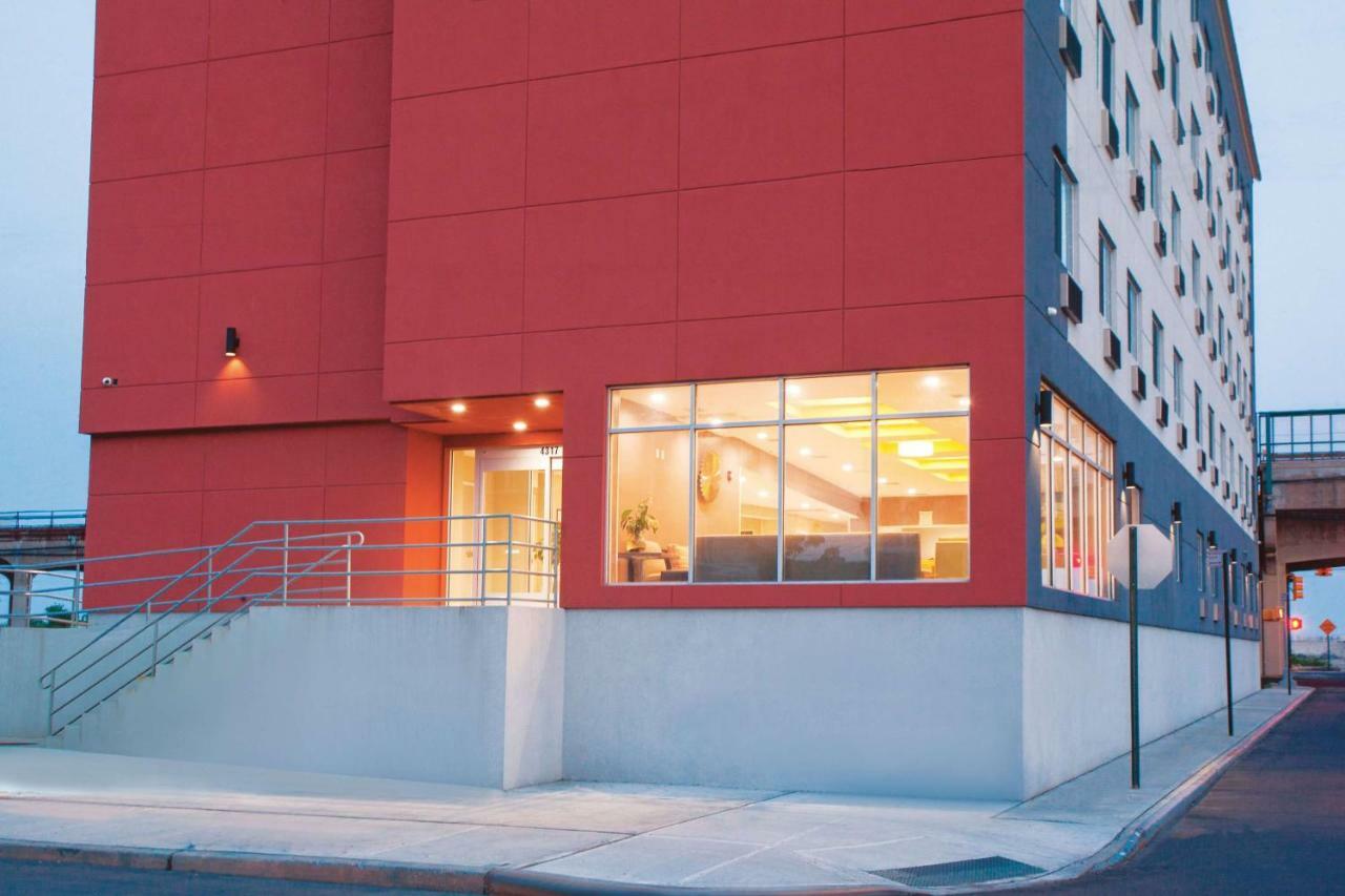 La Quinta Inn & Suites Far Rockaway - Beach Hotel New York Extérieur photo